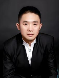 董事  副总经理 贾文龙弟子李站稳